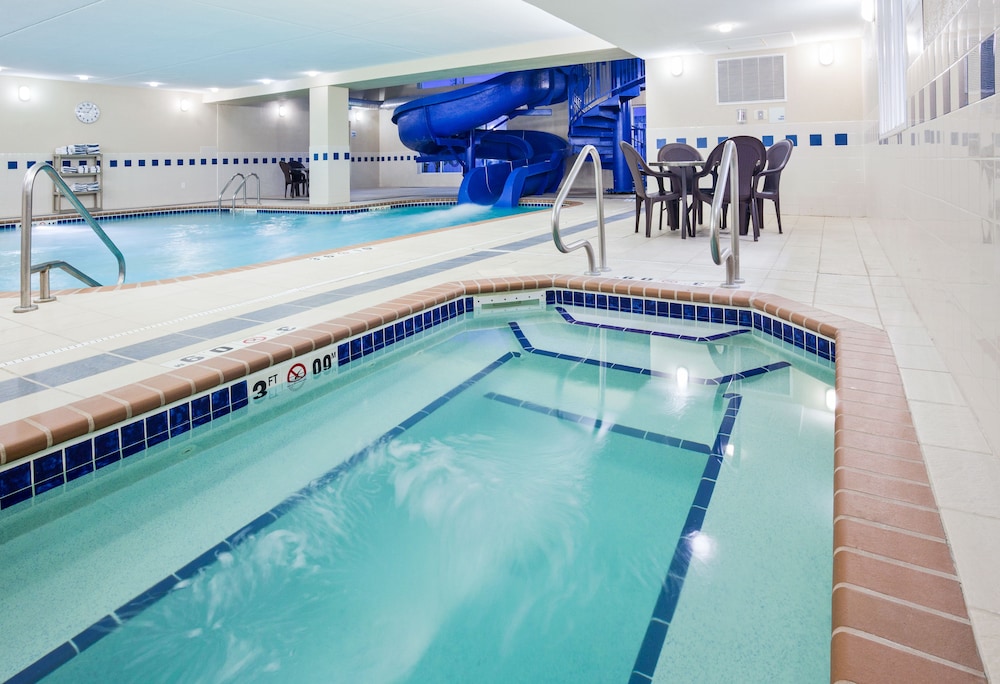 holiday inn express hotel and suites dickinson by ihg