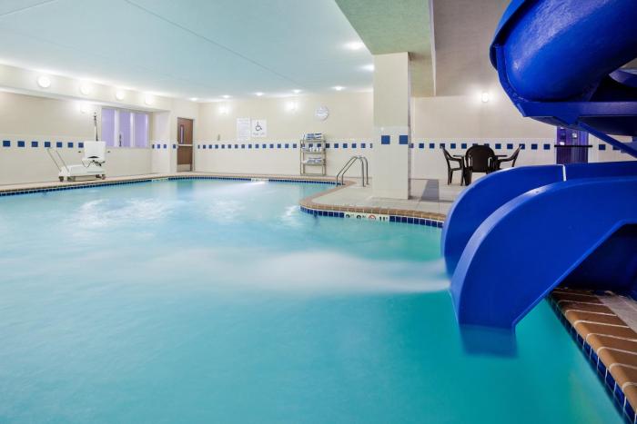 holiday inn express hotel and suites dickinson by ihg