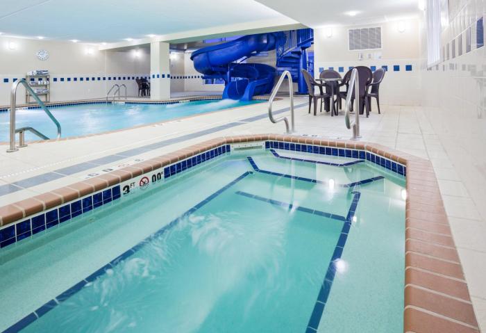 holiday inn express hotel and suites dickinson by ihg