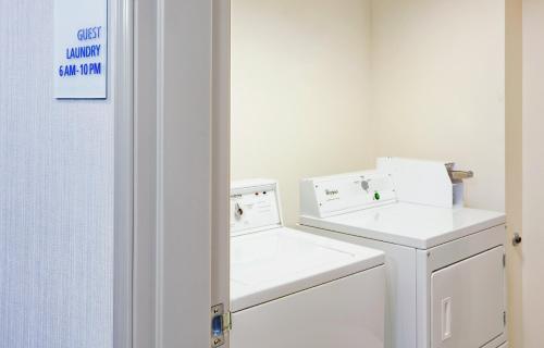 holiday inn express hotel and suites dickinson by ihg