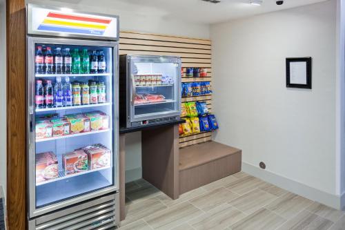 holiday inn express hotel and suites dickinson by ihg