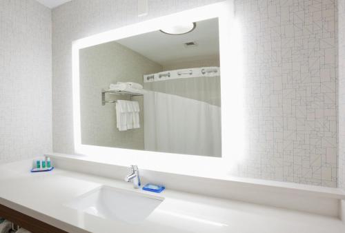 holiday inn express hotel and suites dickinson by ihg