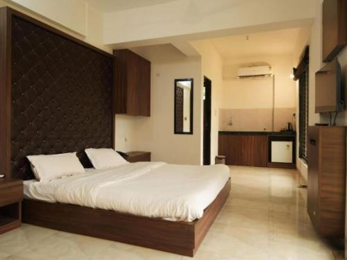 royal adam resorts and hotel