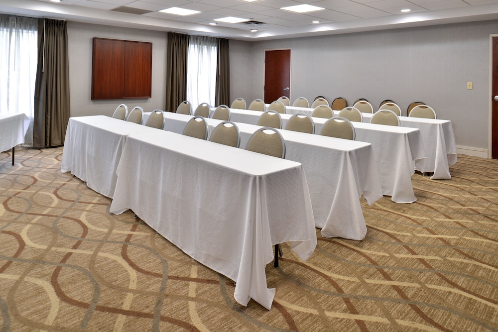 holiday inn express hotel and suites lafayette by ihg