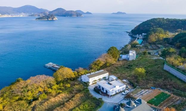 star marine pool villa