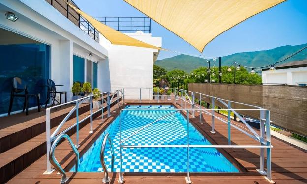 star marine pool villa