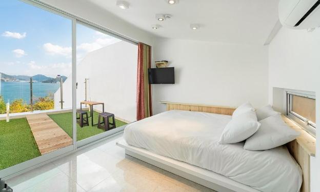 star marine pool villa