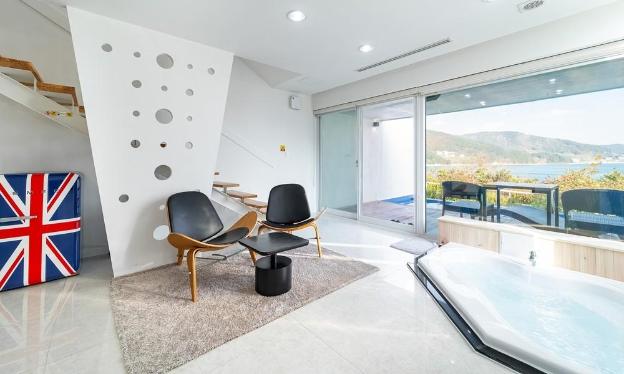 star marine pool villa