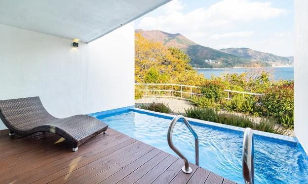 star marine pool villa