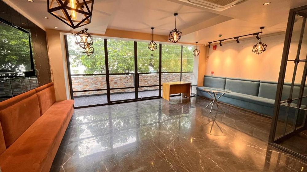 ip royal hotel couple friendly