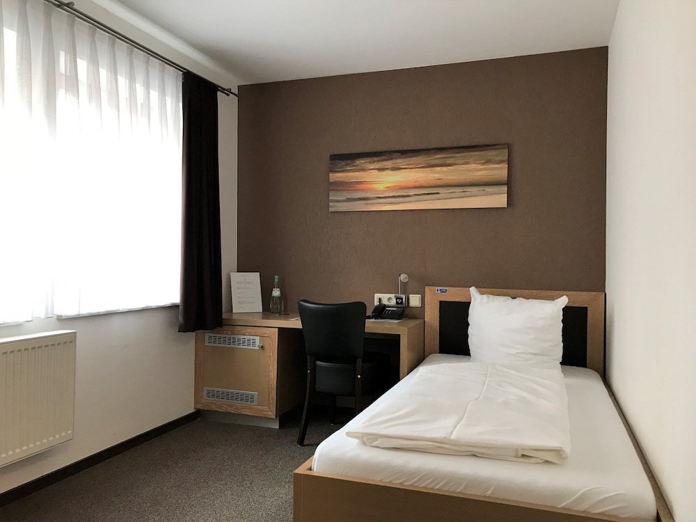 Hotel Mühlhäuser Hof,Eschwege>>Erfurt,3 star