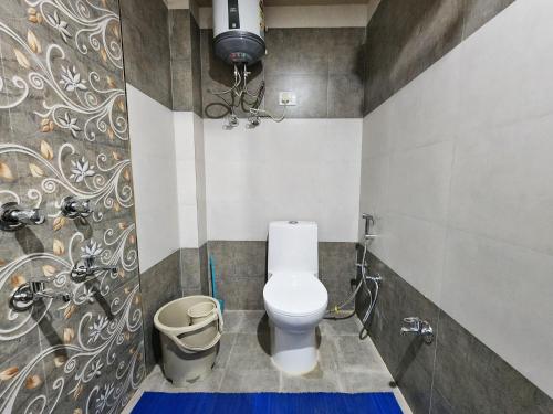 the halt narkanda rooms and rooftop cafe