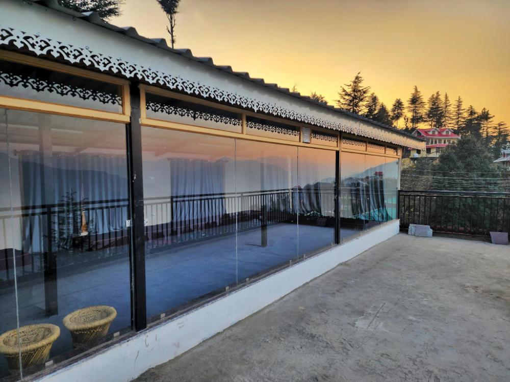 the halt narkanda rooms and rooftop cafe