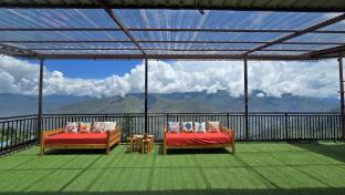 the halt narkanda rooms and rooftop cafe