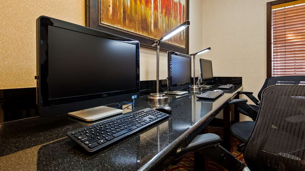 wyndham tucson airport hotel and conference center