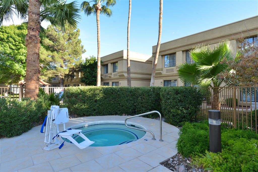 wyndham tucson airport hotel and conference center