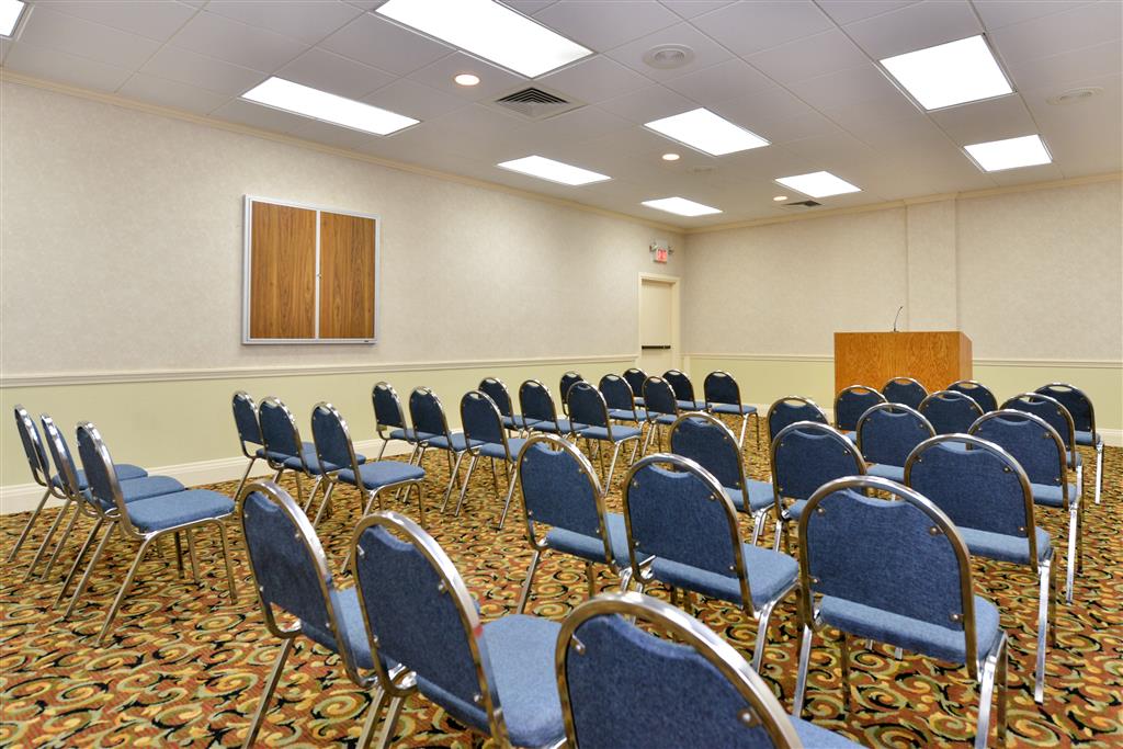 wyndham tucson airport hotel and conference center