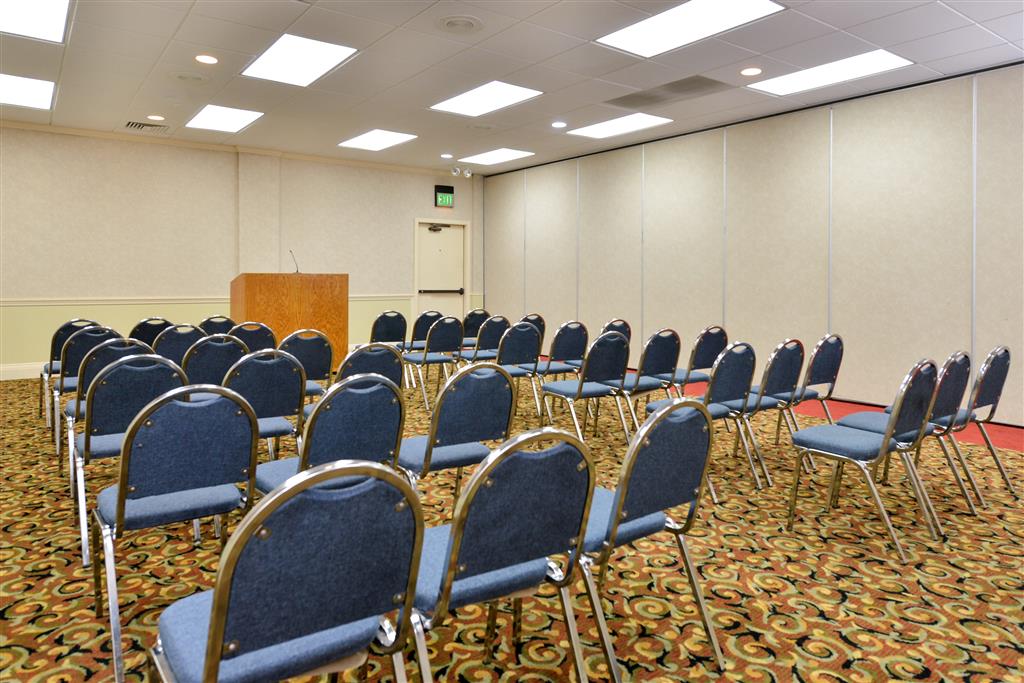 wyndham tucson airport hotel and conference center