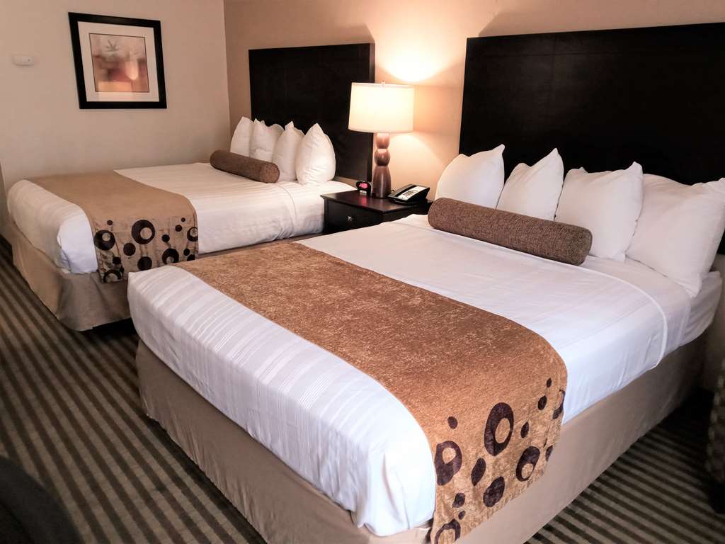 wyndham tucson airport hotel and conference center