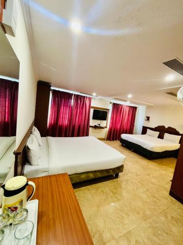 hotel sandalwood inn