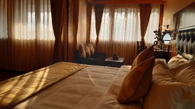 hotel yangkhil regency