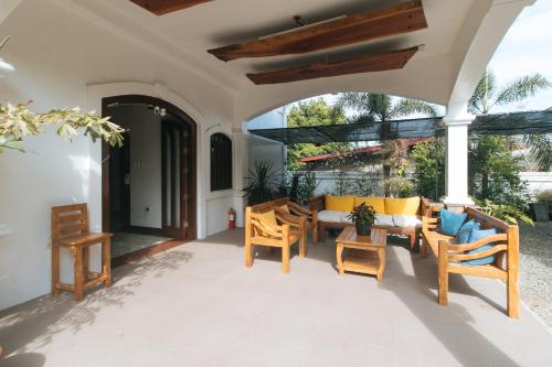 reddoorz casa rafaelle transient ilocos sur