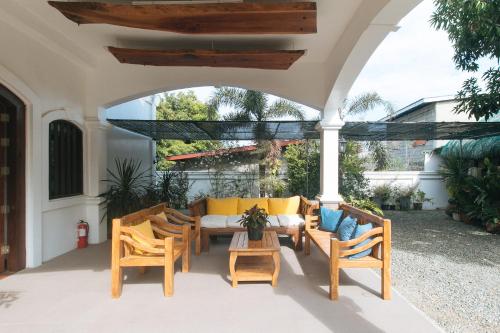 reddoorz casa rafaelle transient ilocos sur