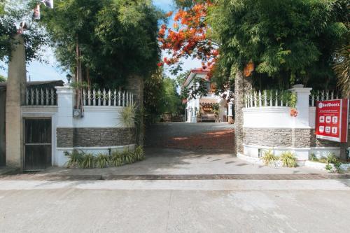 reddoorz casa rafaelle transient ilocos sur