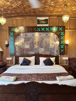 The Heritage Group Of Houseboats,India>>Srinagar,4 star