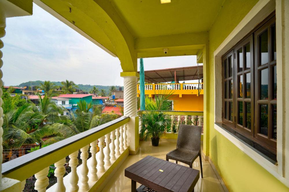 hotel salty waves baga