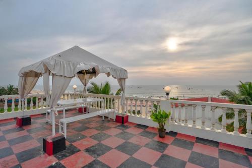 hotel salty waves baga