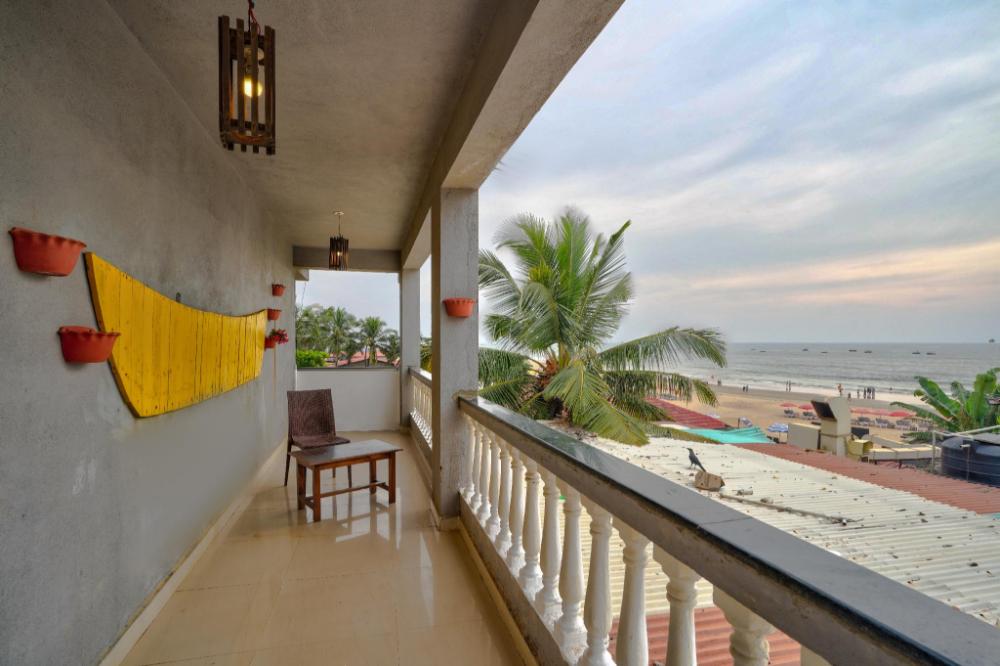 hotel salty waves baga