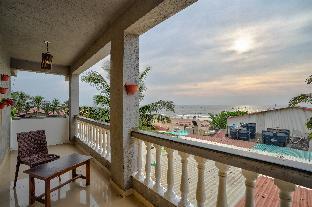 hotel salty waves baga