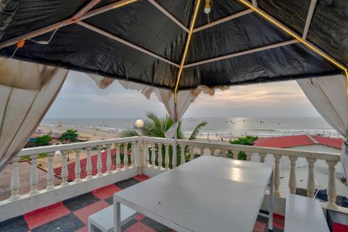 hotel salty waves baga