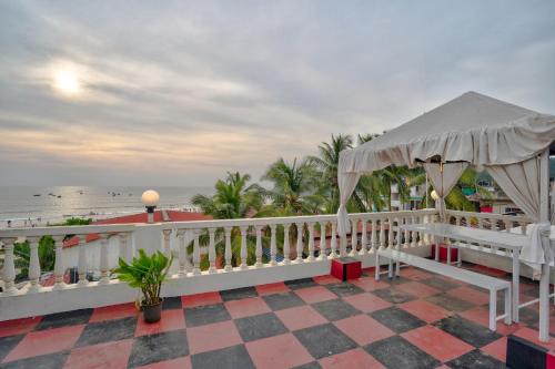 hotel salty waves baga