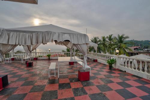 hotel salty waves baga