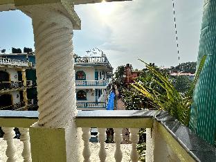 hotel salty waves baga