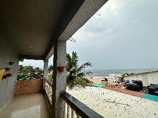 hotel salty waves baga