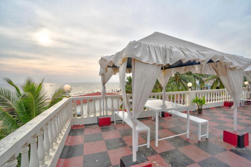 hotel salty waves baga