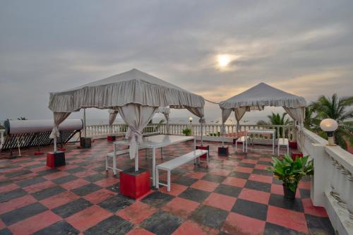 hotel salty waves baga