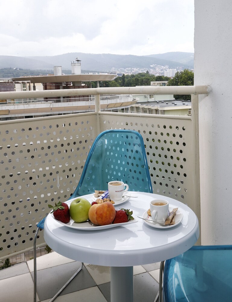 grand hotel oasis