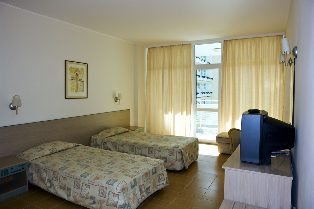 grand hotel oasis