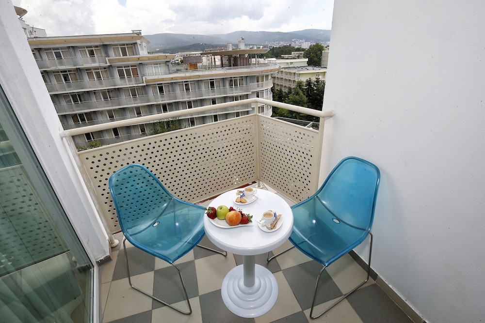 grand hotel oasis