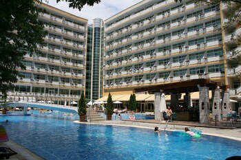 grand hotel oasis
