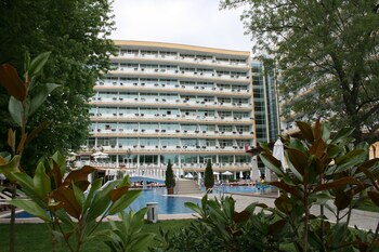 grand hotel oasis