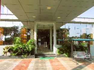 hotel celebration green