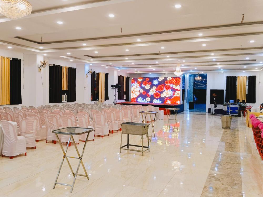 hotel celebration green