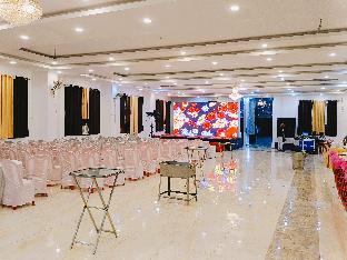 hotel celebration green