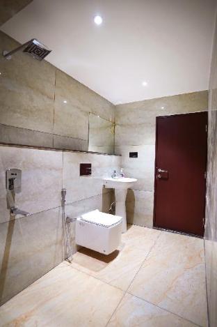 7 the business hotel