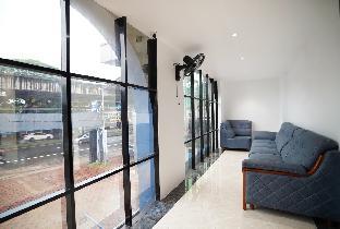 7 the business hotel